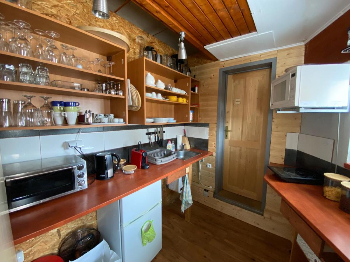 U Vrabcaka Apartment Zlonin Luaran gambar